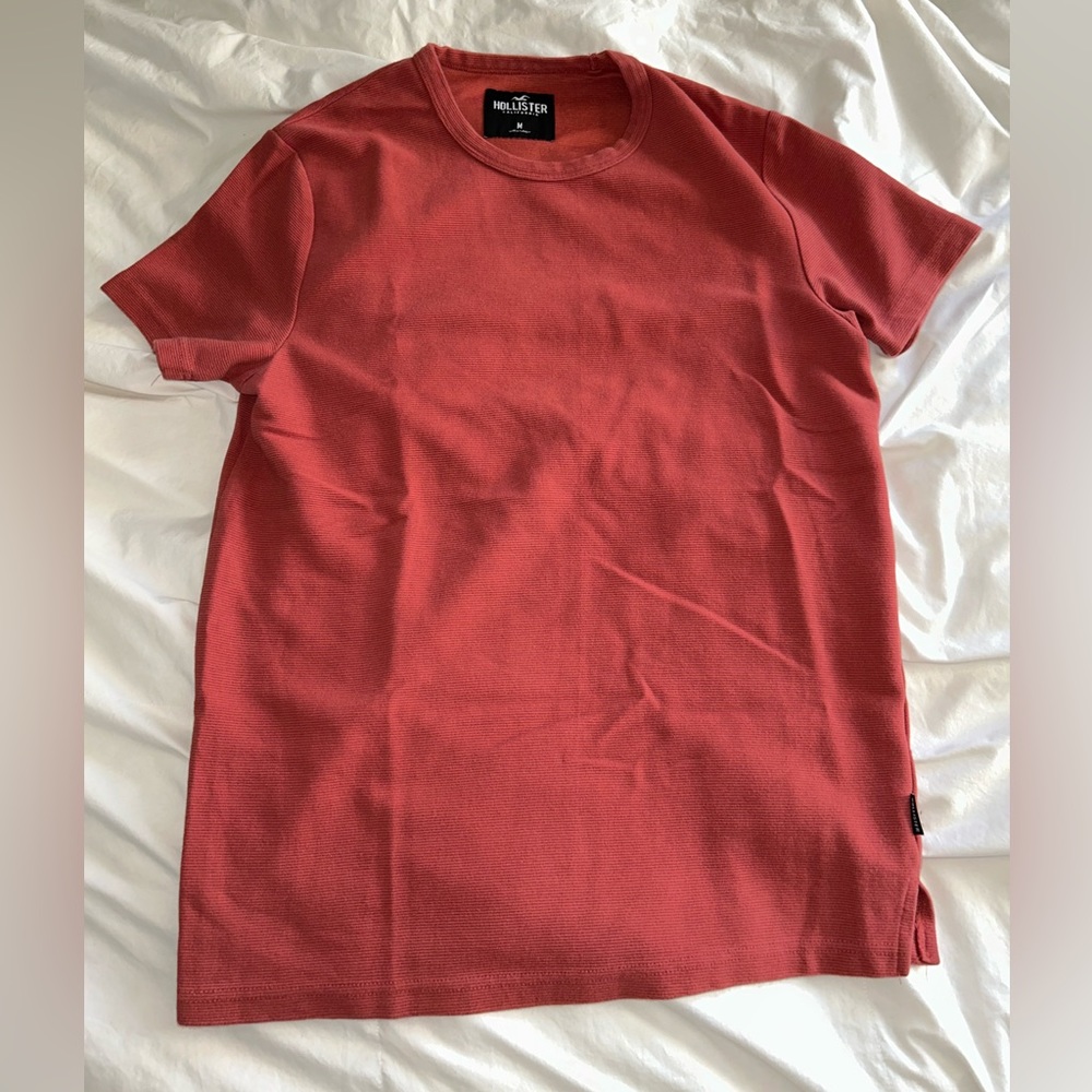 Hollister Co. Men’s size medium Tshirt / 76% cotton 23% polyester
